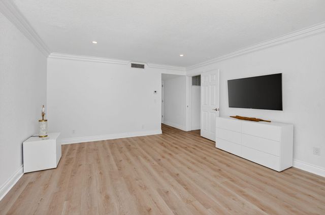 20033 Boca West Drive 3055, Boca Raton, FL 33434