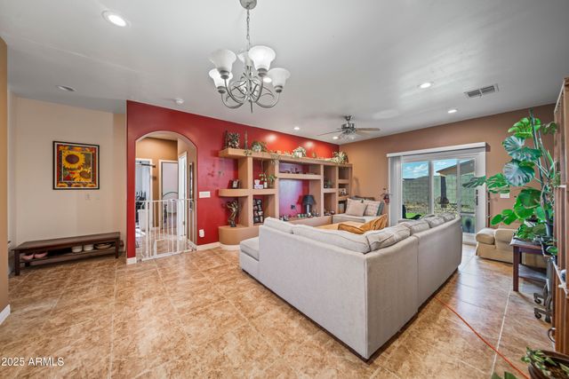 456 GUSKIN Road, Morristown, AZ 85342