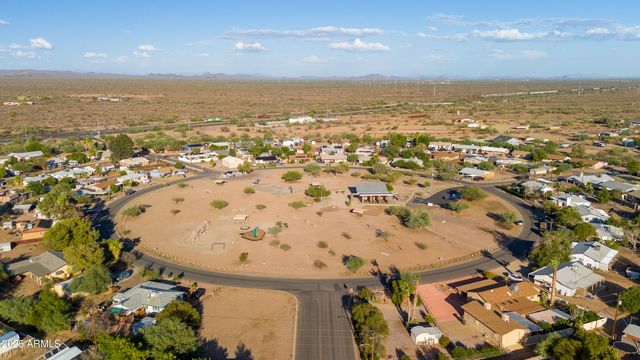 456 GUSKIN Road, Morristown, AZ 85342