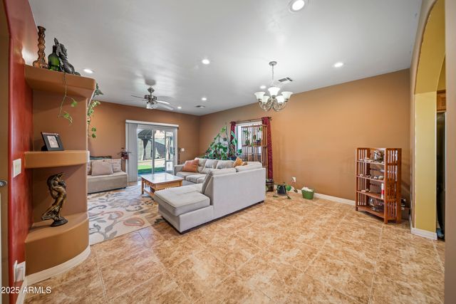 456 GUSKIN Road, Morristown, AZ 85342