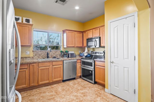 456 GUSKIN Road, Morristown, AZ 85342