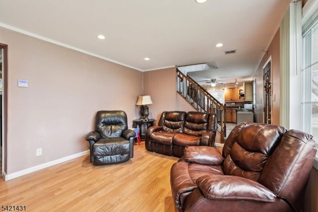 2 Dey Pl, Edison Twp., NJ 08817