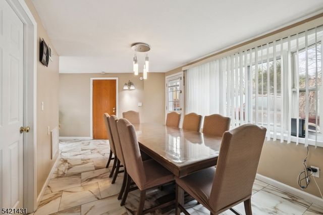 2 Dey Pl, Edison Twp., NJ 08817