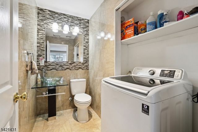 2 Dey Pl, Edison Twp., NJ 08817