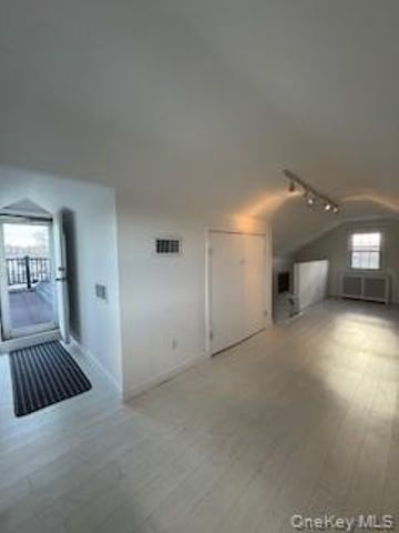 733 E Walnut Street Upper, Long Beach, NY 11561