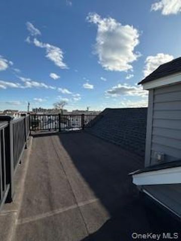 733 E Walnut Street Upper, Long Beach, NY 11561