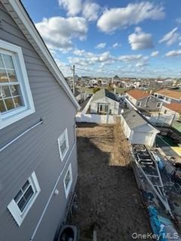 733 E Walnut Street Upper, Long Beach, NY 11561