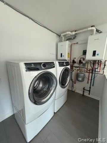 733 E Walnut Street Upper, Long Beach, NY 11561