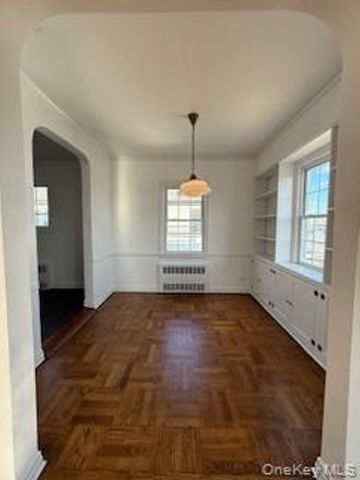 733 E Walnut Street Upper, Long Beach, NY 11561
