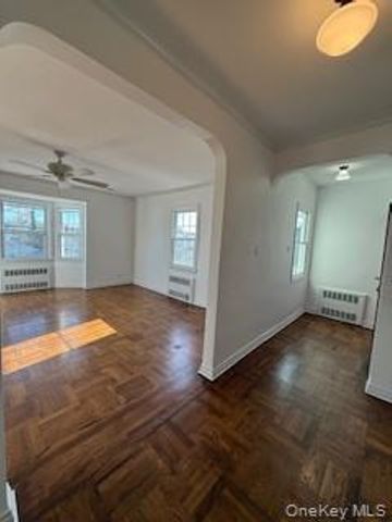 733 E Walnut Street Upper, Long Beach, NY 11561