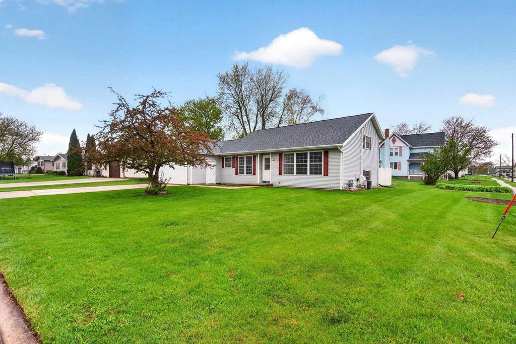 604 Sunrise Drive, Ripon, WI 54971