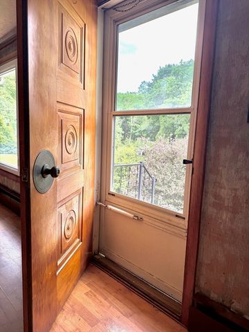 75 Elm St, North Brookfield, MA 01535