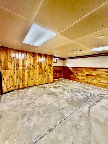 75 Elm St, North Brookfield, MA 01535