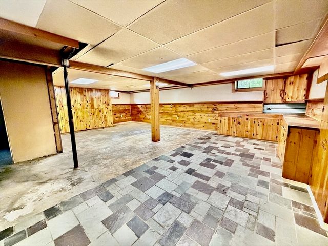 75 Elm St, North Brookfield, MA 01535