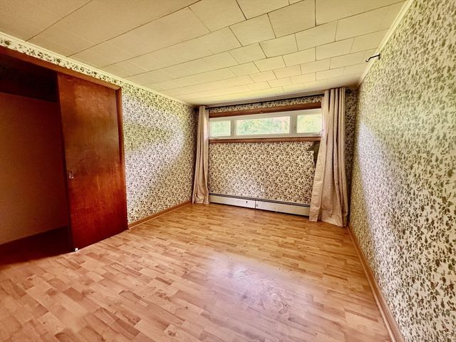 75 Elm St, North Brookfield, MA 01535
