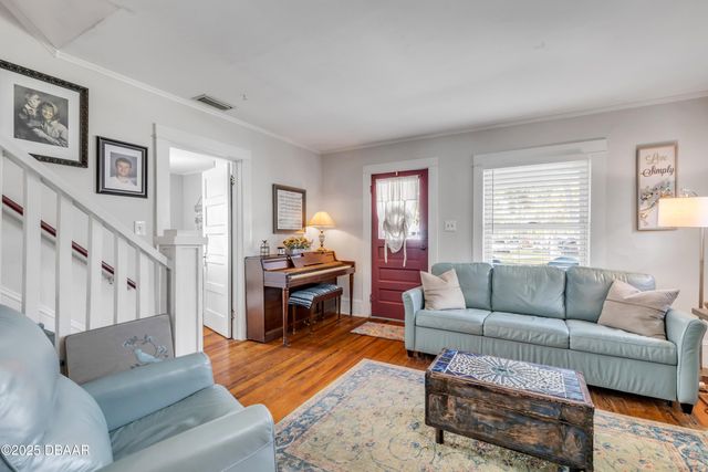 405 Magnolia Street, New Smyrna Beach, FL 32168