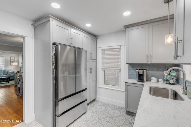 405 Magnolia Street, New Smyrna Beach, FL 32168