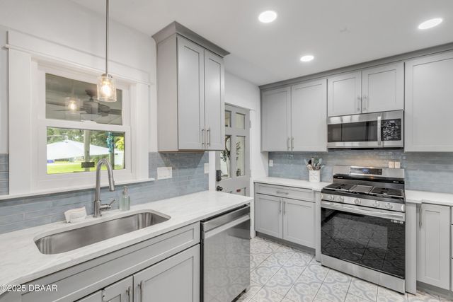 405 Magnolia Street, New Smyrna Beach, FL 32168