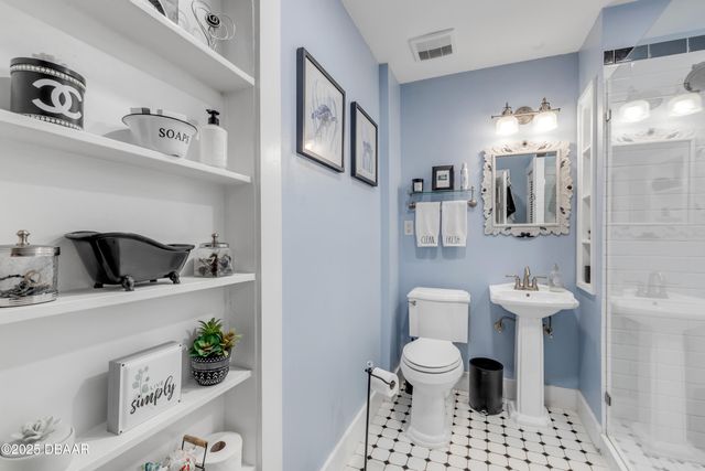 405 Magnolia Street, New Smyrna Beach, FL 32168