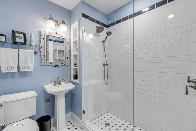 405 Magnolia Street, New Smyrna Beach, FL 32168