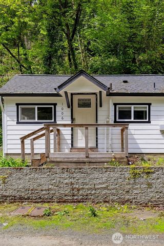 1006 Arnold Avenue E, Port Orchard, WA 98366