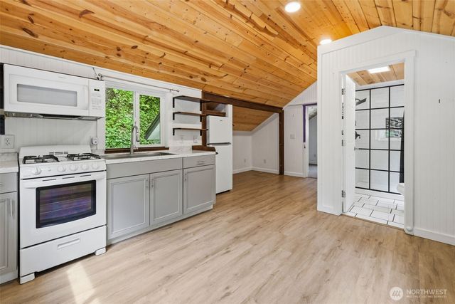 1006 Arnold Avenue E, Port Orchard, WA 98366