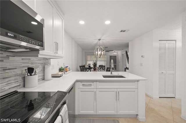 77 EMERALD WOODS DR I6, Naples, FL 34108