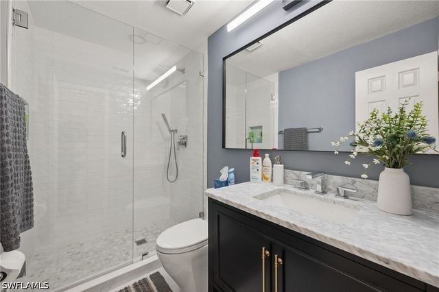 77 EMERALD WOODS DR I6, Naples, FL 34108