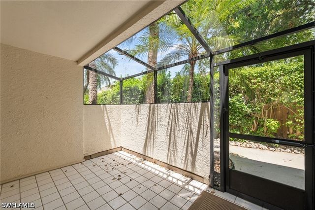 77 EMERALD WOODS DR I6, Naples, FL 34108