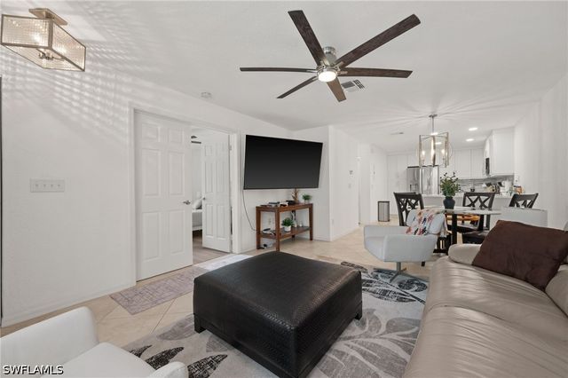 77 EMERALD WOODS DR I6, Naples, FL 34108