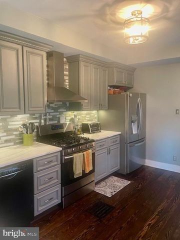 441 N QUEEN ST, Lancaster, PA 17603