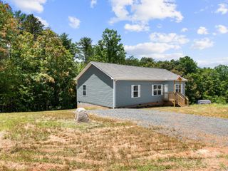 207 Walnut Branch Road, Weaverville, NC 28787