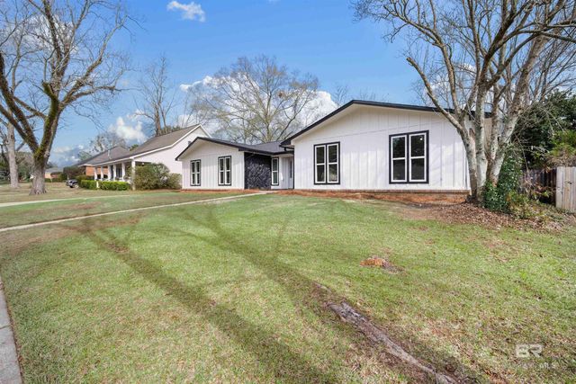 2333 W Huffman Drive, Mobile, AL 36693