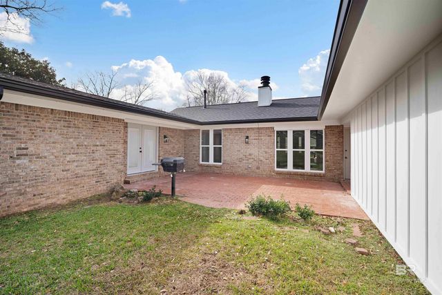 2333 W Huffman Drive, Mobile, AL 36693