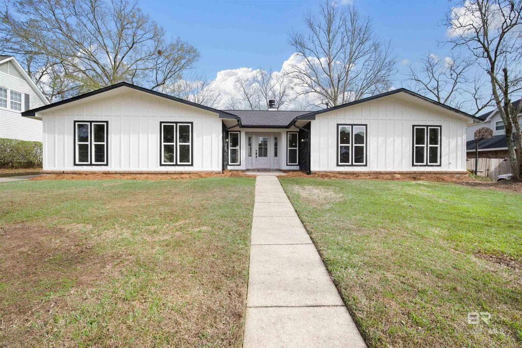 2333 W Huffman Drive, Mobile, AL 36693