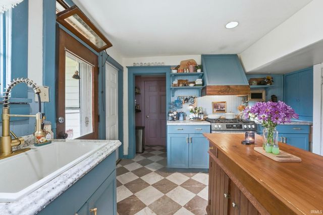 227 N Oak Street, Columbia City, IN 46725