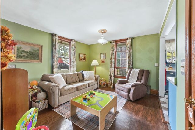 227 N Oak Street, Columbia City, IN 46725