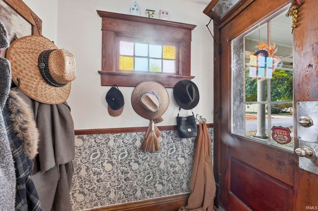 227 N Oak Street, Columbia City, IN 46725