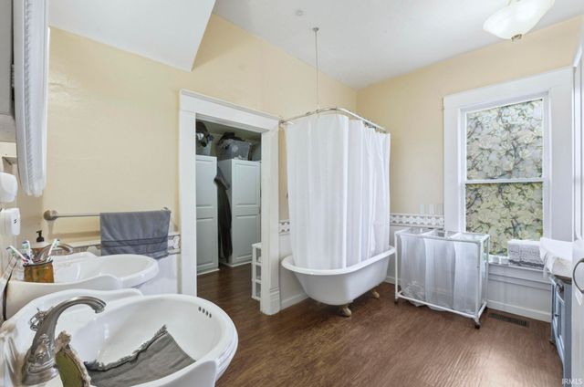 227 N Oak Street, Columbia City, IN 46725