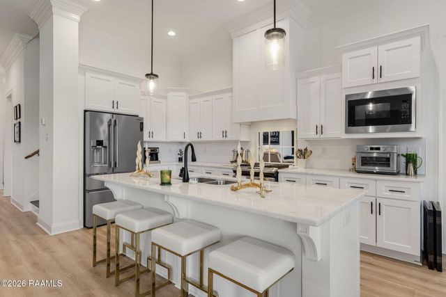 406 Sunshine Rise Drive, Broussard, LA 70518
