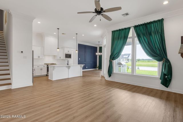 406 Sunshine Rise Drive, Broussard, LA 70518