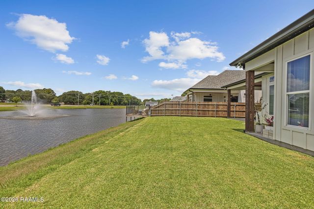 406 Sunshine Rise Drive, Broussard, LA 70518