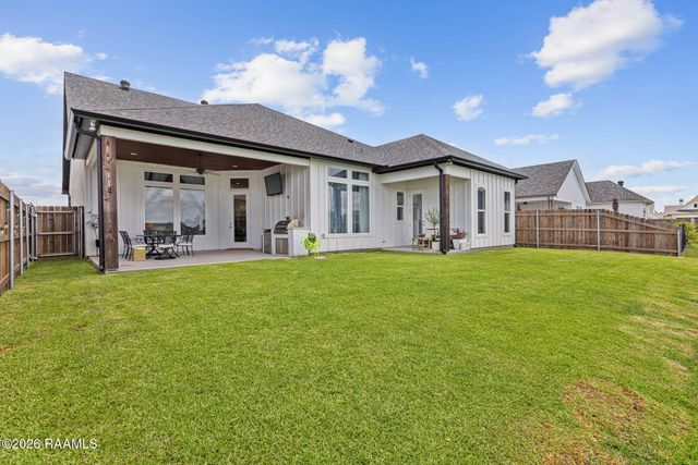 406 Sunshine Rise Drive, Broussard, LA 70518