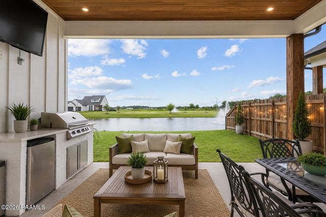 406 Sunshine Rise Drive, Broussard, LA 70518