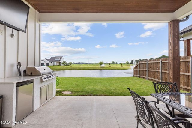 406 Sunshine Rise Drive, Broussard, LA 70518