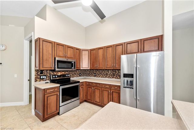 3725 SW 4th LN, Cape Coral, FL 33991