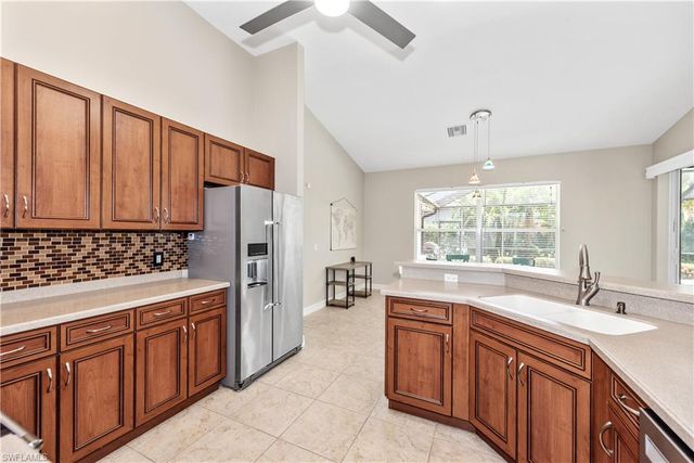 3725 SW 4th LN, Cape Coral, FL 33991