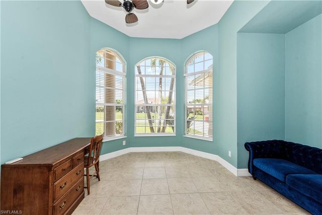 3725 SW 4th LN, Cape Coral, FL 33991