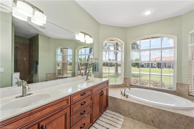 3725 SW 4th LN, Cape Coral, FL 33991