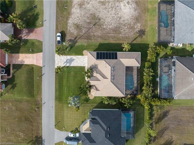 3725 SW 4th LN, Cape Coral, FL 33991